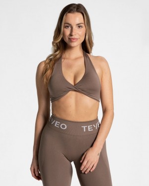 Coffee Teveo Signature Twisted Women's Sports Bra | UK-XCLP53812